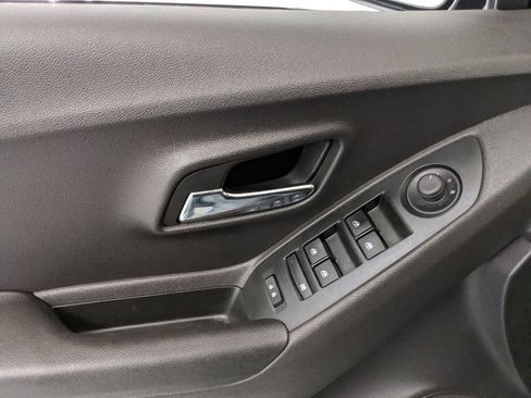 Used 2020 Chevrolet Trax LS w/ Tint and Cruise Package FWD image 14