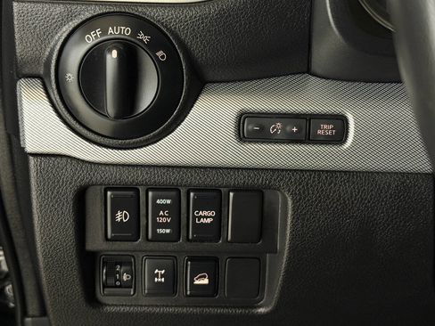 Used 2018 Nissan Titan PRO-4X w/ Pro-4x Convenience Package AWD/4WD image 71