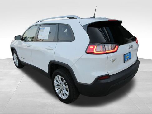 Used 2020 Jeep Cherokee Latitude FWD image 3