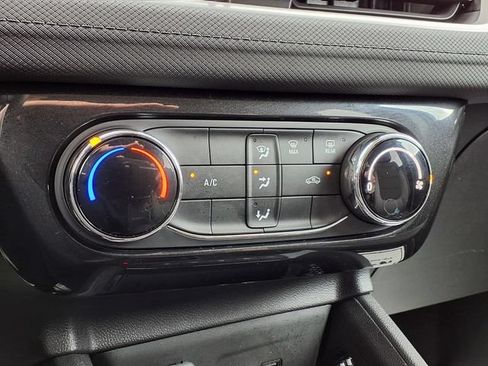 Used 2025 Chevrolet TrailBlazer LT AWD/4WD image 59