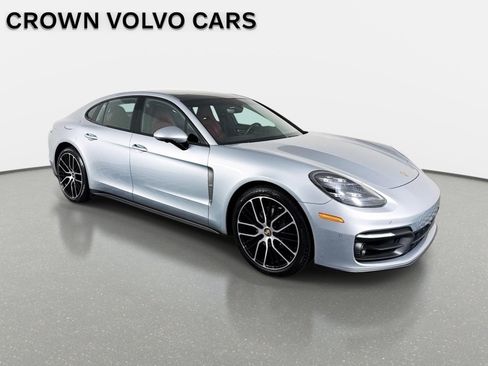 Used 2022 Porsche Panamera 4 Platinum Edition AWD/4WD image 3