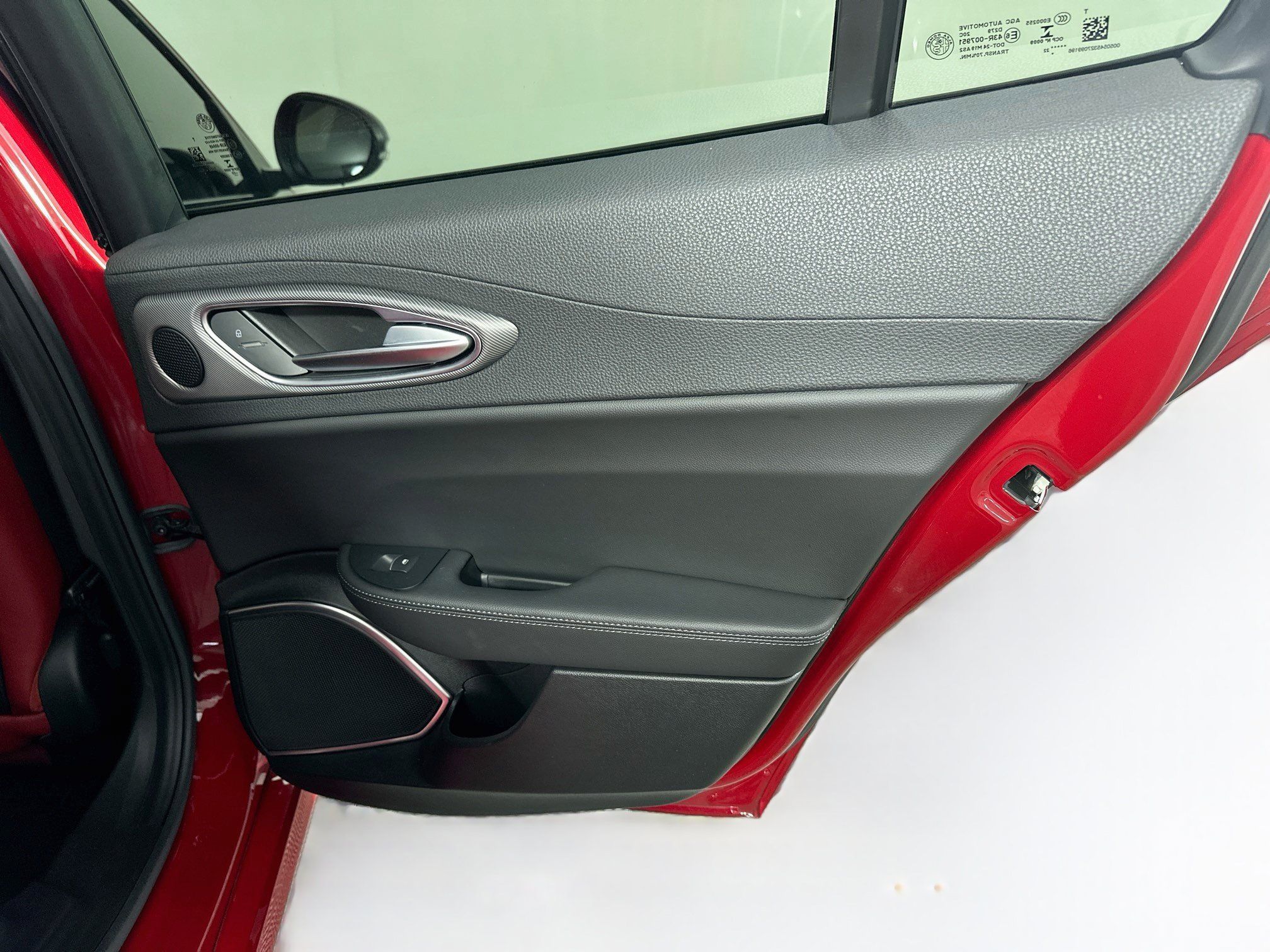 Used 2023 Alfa Romeo Giulia Veloce RWD image 32