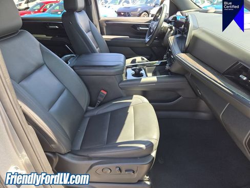 Used 2025 Chevrolet Suburban LT AWD/4WD image 20