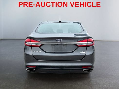 Used 2017 Ford Fusion SE w/ Fusion SE Technology Package FWD image 4