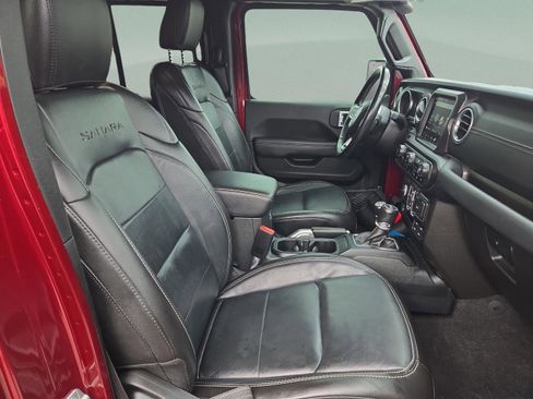 Used 2021 Jeep Wrangler Unlimited Sahara w/ Cold Weather Group image 28