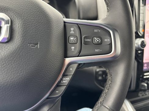 Used 2025 RAM 1500 Big Horn AWD/4WD image 38