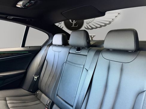 Used 2018 BMW 530i RWD image 13