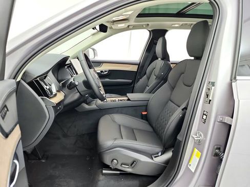 New 2026 Volvo XC90 T8 Plus w/ Protection Package AWD/4WD image 21
