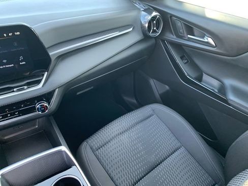 Used 2025 Chevrolet Equinox LT image 21