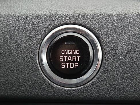 Used 2017 Kia Niro EX image 20