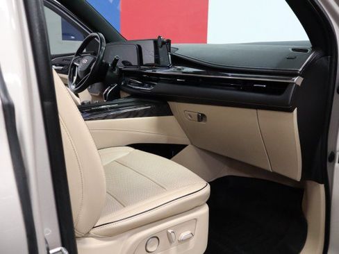 Used 2021 Cadillac Escalade Premium Luxury w/ LPO, Illumination Package AWD/4WD image 69