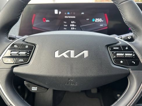 Used 2024 Kia EV6 Light image 24