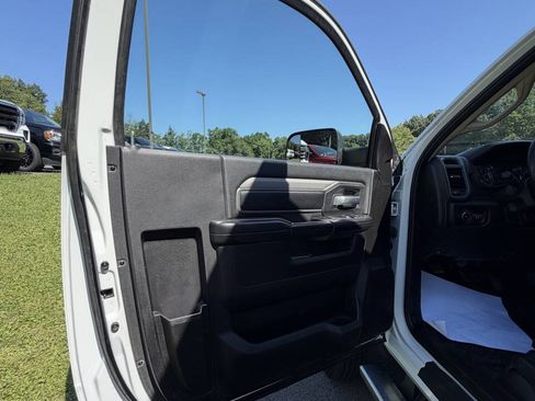 Used 2019 RAM 5500 Tradesman AWD/4WD image 43