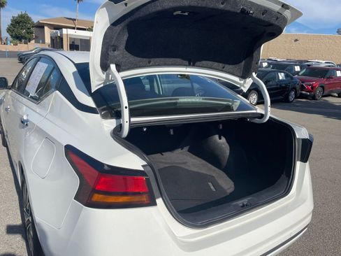 Used 2025 Nissan Altima 2.5 SV image 31