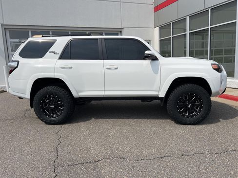 Used 2019 Toyota 4Runner TRD Off-Road Premium AWD/4WD image 14
