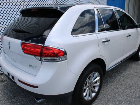 Used 2015 Lincoln MKX FWD w/ Equipment Group 102A image 4