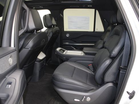 New 2025 Lincoln Navigator L Reserve w/ Jet Appearance Package AWD/4WD image 27