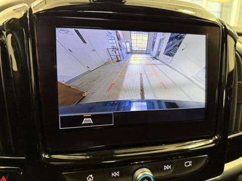 Used 2023 Chevrolet Traverse LT image 15