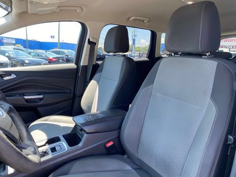 Used 2017 Ford Escape SE AWD/4WD image 10