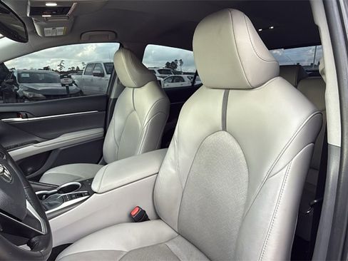 Used 2023 Toyota Camry XLE image 14
