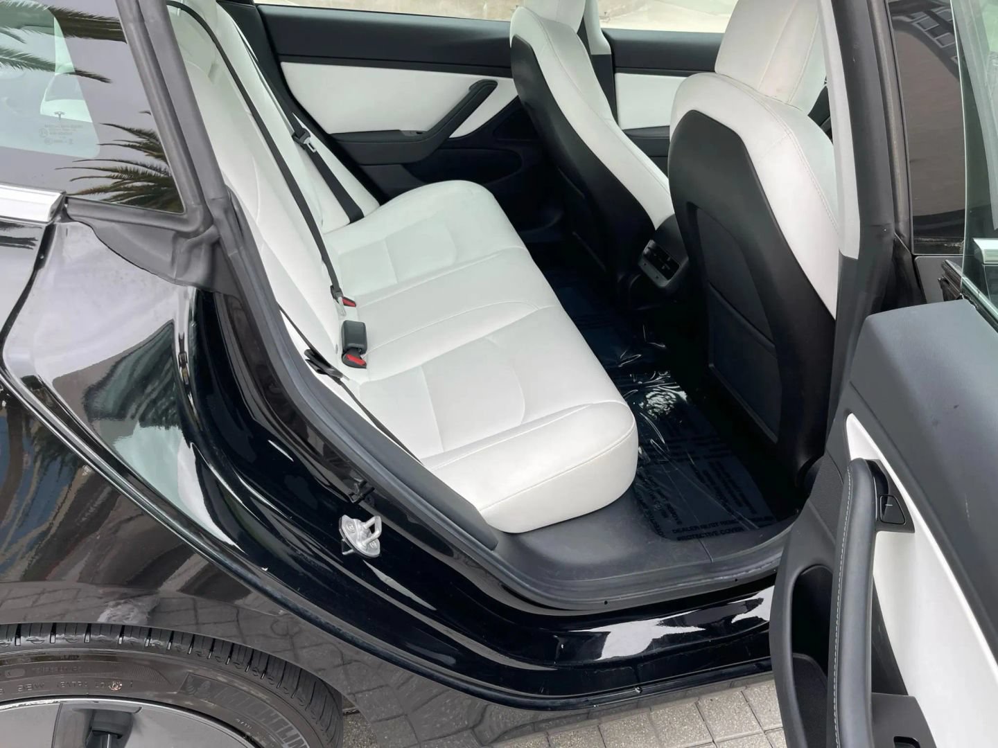 Used 2020 Tesla Model 3 Standard Range RWD image 12