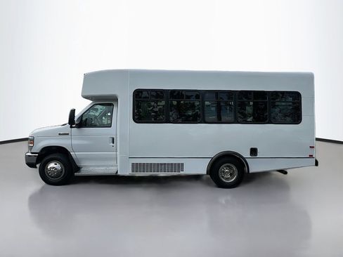 Used 2016 Ford E-450 and Econoline 450 Super Duty w/ Shuttle Bus Prep Package RWD image 7