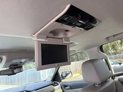 Used 2020 GMC Yukon SLT w/ Open Road Package image 15