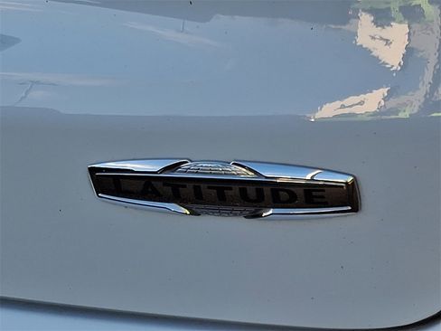 Used 2023 Jeep Compass Latitude w/ Sun and Sound Group image 28