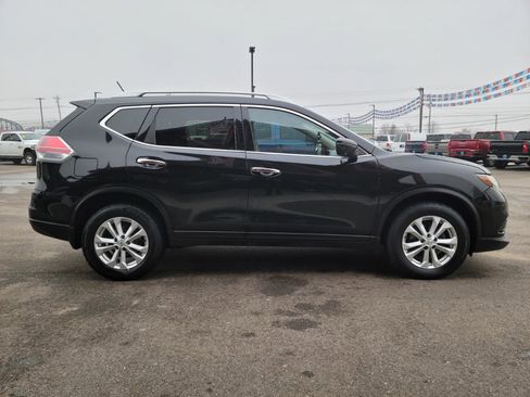 Used 2016 Nissan Rogue SV w/ SV Premium Package image 19
