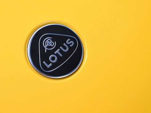 New 2025 Lotus Emira image 27