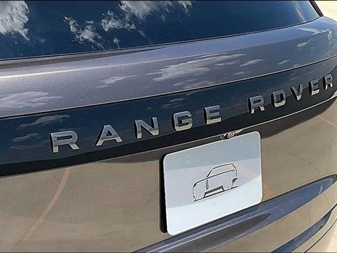 New 2025 Land Rover Range Rover SE AWD/4WD image 9