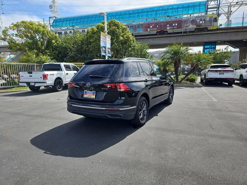 Used 2023 Volkswagen Tiguan SE image 7