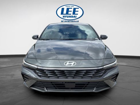 New 2026 Hyundai Elantra SEL Sport FWD image 8