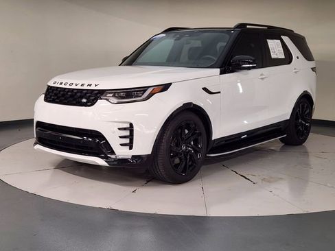 Used 2025 Land Rover Discovery Dynamic SE image 1