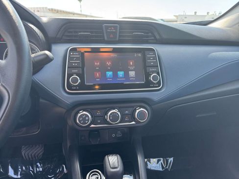 Used 2025 Nissan Versa SV FWD image 17