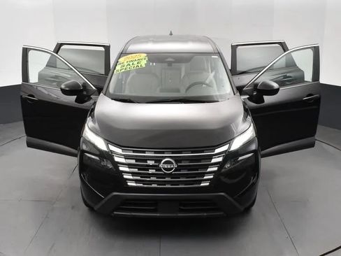 Used 2025 Nissan Rogue SV FWD image 10