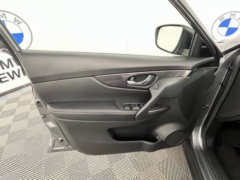 Used 2020 Nissan Rogue SV image 27