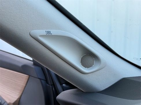 Used 2025 Toyota Grand Highlander AWD image 27