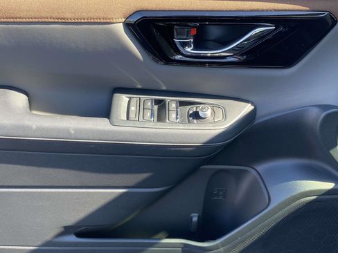 Used 2025 Subaru Forester Sport image 17