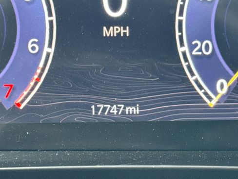 Used 2024 Jeep Grand Cherokee Limited w/ Luxury Tech Group II AWD/4WD image 19