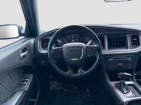 Used 2019 Dodge Charger SXT w/ Blacktop Package RWD image 20
