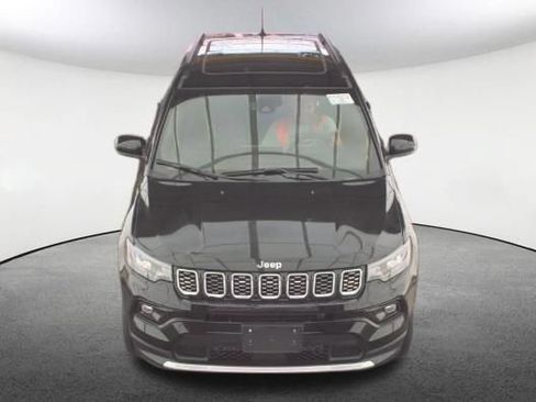 Used 2025 Jeep Compass Limited w/ Sun & Sound Group AWD/4WD image 2