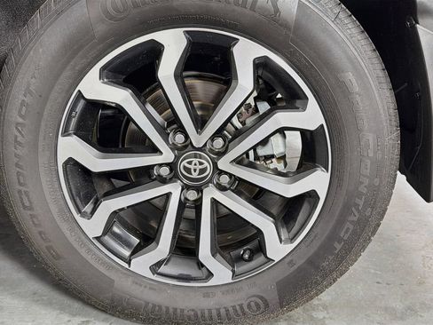 Used 2024 Toyota Corolla Cross AWD Hybrid image 32