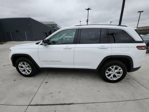 Used 2024 Jeep Grand Cherokee Limited image 8