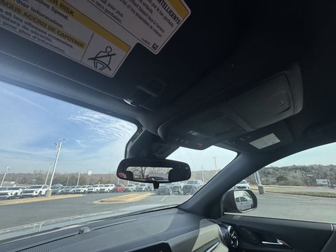 New 2026 Chevrolet Equinox LT w/ Convenience Package II image 21