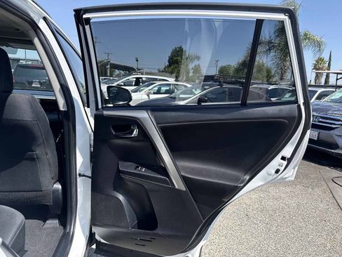 Used 2014 Toyota RAV4 XLE FWD image 18
