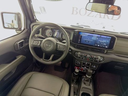 Used 2025 Jeep Gladiator Mojave w/ Convenience Group AWD/4WD image 26