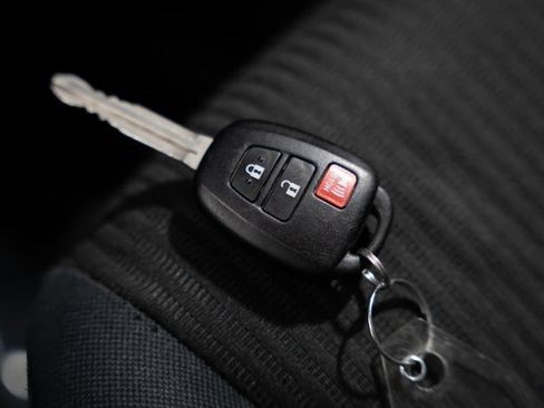 Used 2017 Toyota RAV4 LE image 35