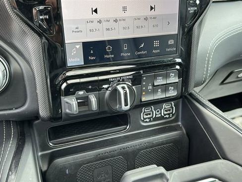 Used 2024 RAM 1500 Limited AWD/4WD image 17