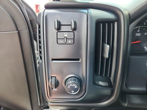 Used 2017 Chevrolet Silverado 1500 W/T AWD/4WD image 16
